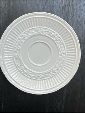 Classic Mikasa White American Countryside Plate Set (x4)